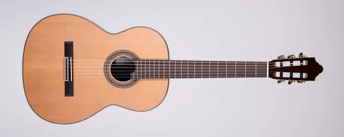 DUKE Meister C Konzertgitarre vollmassiv