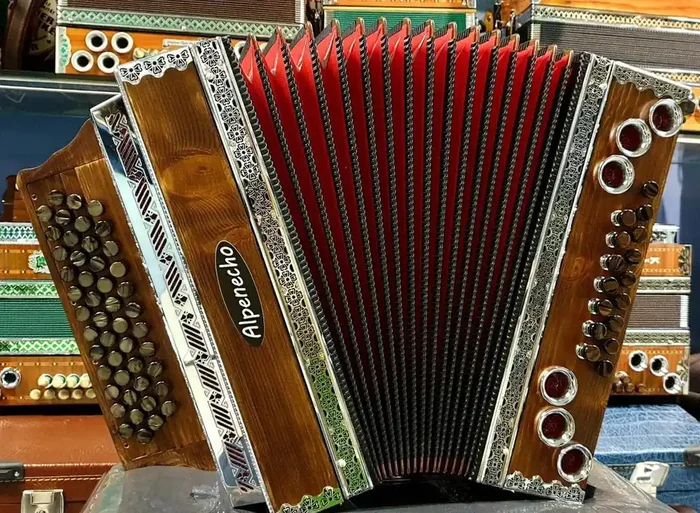 Midi Steirische Tiroler-Style