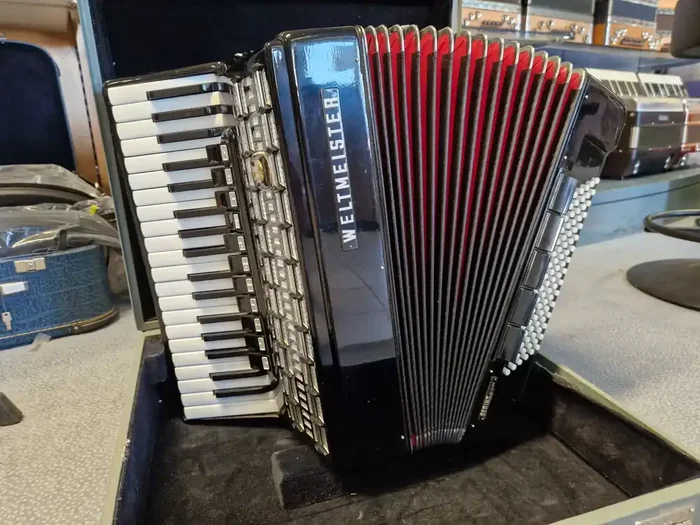 Serino de Luxe 96 gebrauchtes Akkordeon