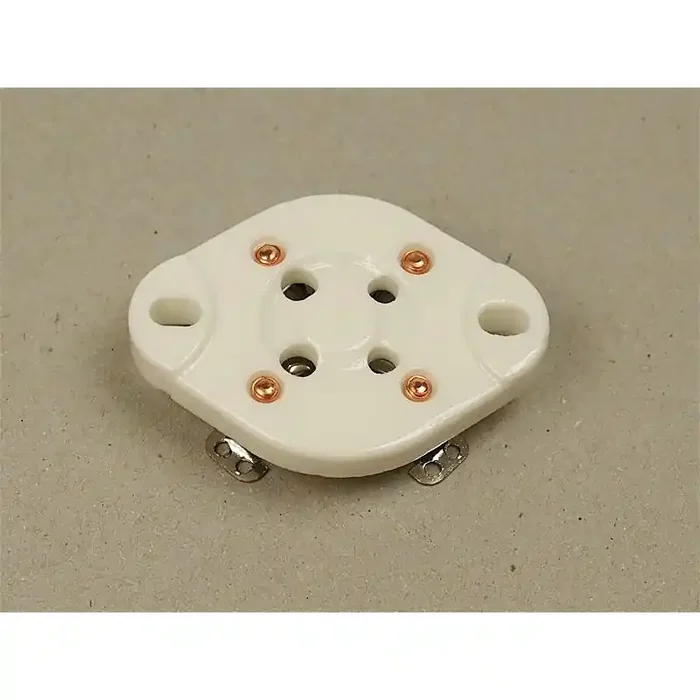 Socket UX-4 Ceramic, Chassis